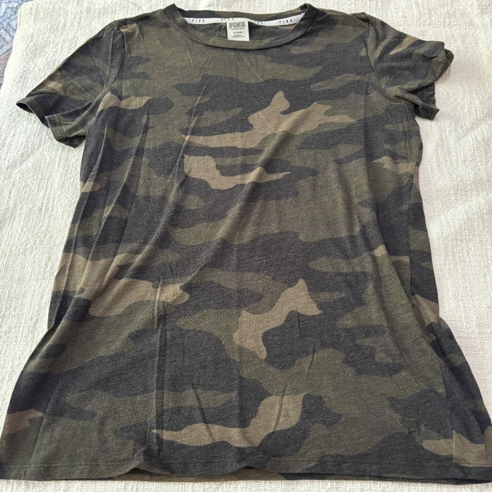 Victorias Secret PINK Camo Sleep Shirt Short Sleeve Crewneck T-Shirt Green Camo